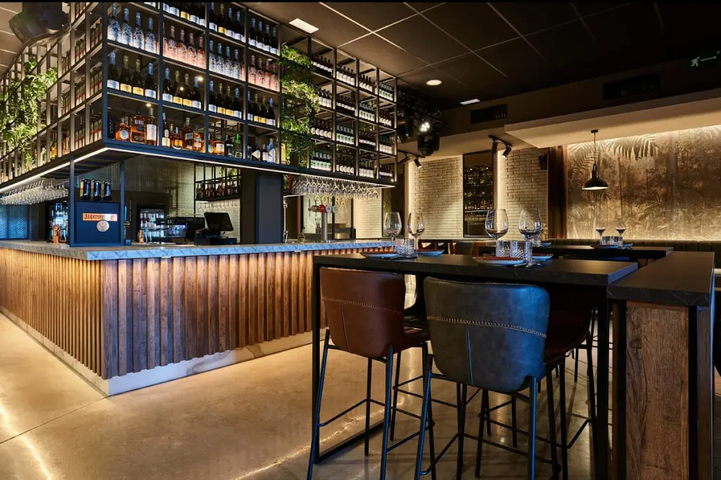 GODRA Lounge Club - Bar Musical