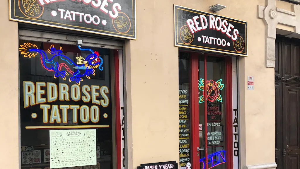 Red Roses Tattoo Malaga