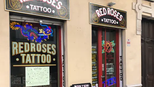 Red Roses Tattoo Malaga