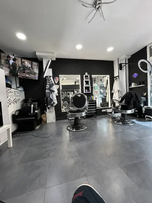 Lenis Barber Shop