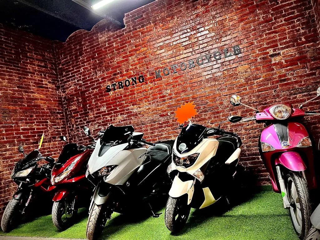 STRONG MOTOCYCLE HOSPITALET