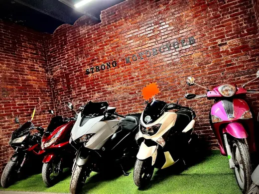 STRONG MOTOCYCLE HOSPITALET