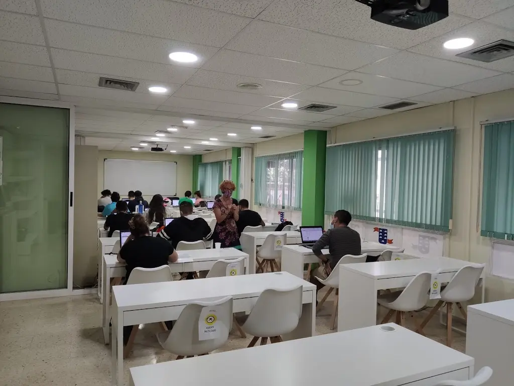 Liceo 2000 - Centro de formacion de desempleados, ocupados y empresas - Academia de Oposiciones