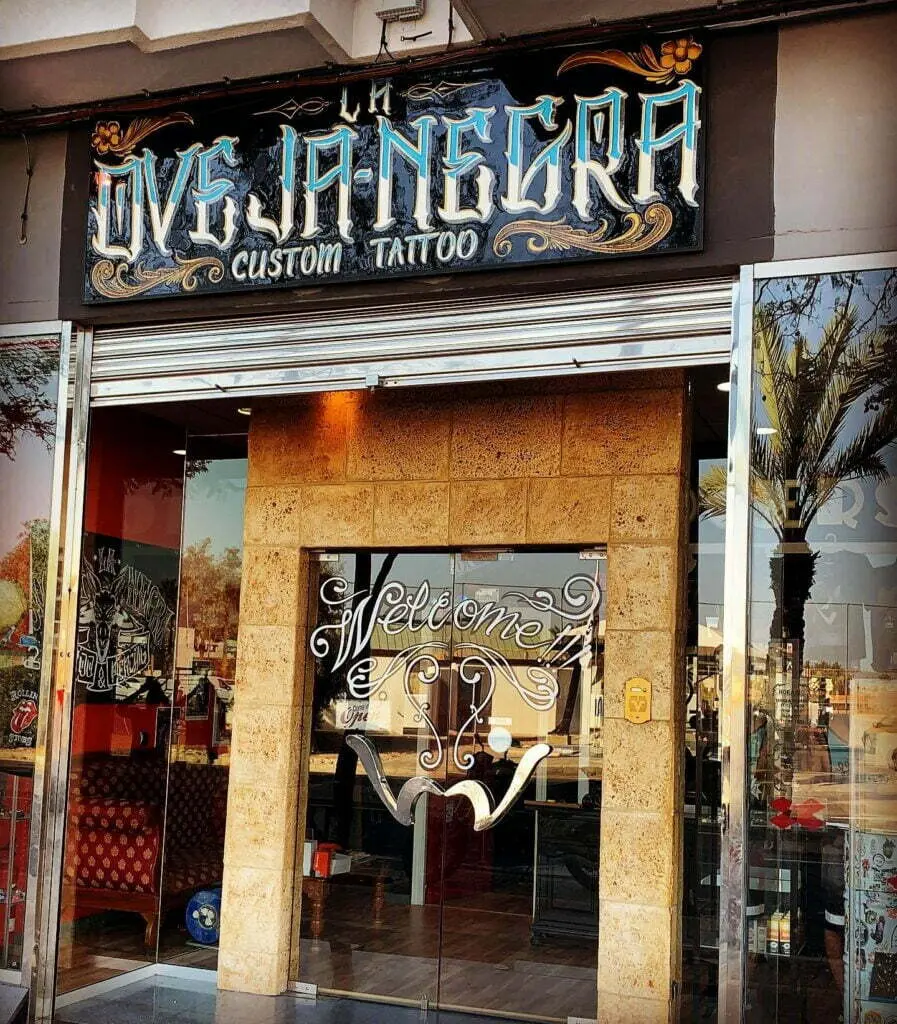 La Oveja Negra Custom Tattoo